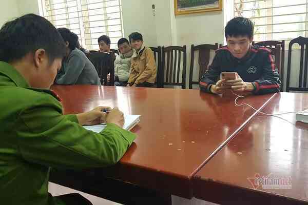 Bắt 7 đối tượng chiếm đoạt 4.000 tài khoản ngân hàng, Facebook để lừa đảo