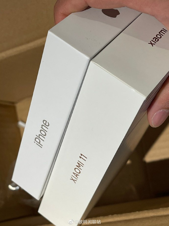 Mới hôm trước còn chế nhạo Apple, nay cả làng Android lại chạy theo trào lưu bỏ củ sạc - Ảnh 2. Mới hôm trước còn chế nhạo Apple, nay cả làng Android lại chạy theo trào lưu bỏ củ sạc - Ảnh 2.