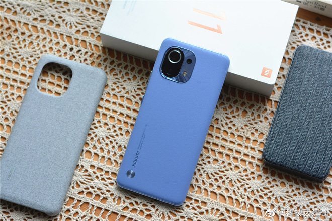 Cận cảnh Xiaomi Mi 11 vừa ra mắt: Thiết kế camera mới, có thêm bản mặt lưng da, màn hình và hiệu năng nâng cấp mạnh, giá từ 14.2 triệu - Ảnh 13. Cận cảnh Xiaomi Mi 11 vừa ra mắt: Thiết kế camera mới, có thêm bản mặt lưng da, màn hình và hiệu năng nâng cấp mạnh, giá từ 14.2 triệu - Ảnh 13.