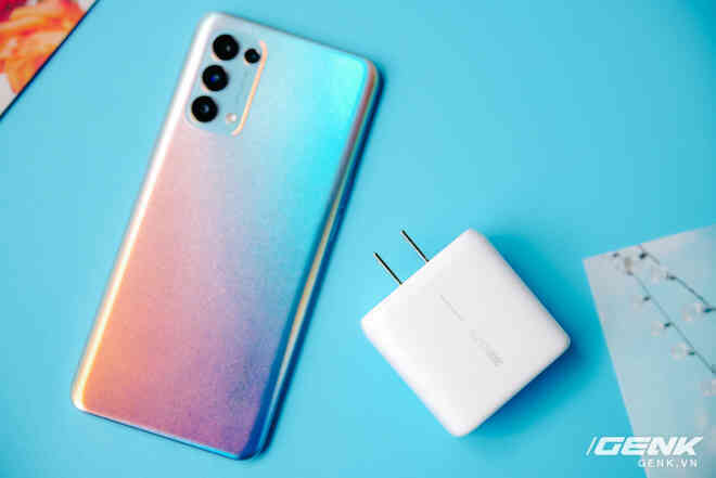 Trên tay OPPO Reno5 vừa ra mắt: Mỏng nhẹ, mặt lưng đa sắc, camera nâng cấp mạnh, sạc siêu nhanh 50W, chạy Android 11 - Ảnh 17. Trên tay OPPO Reno5 vừa ra mắt: Mỏng nhẹ, mặt lưng đa sắc, camera nâng cấp mạnh, sạc siêu nhanh 50W, chạy Android 11 - Ảnh 17.