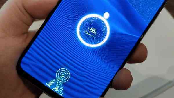 Trên tay OPPO Reno5 vừa ra mắt: Mỏng nhẹ, mặt lưng đa sắc, camera nâng cấp mạnh, sạc siêu nhanh 50W, chạy Android 11 - Ảnh 18. Trên tay OPPO Reno5 vừa ra mắt: Mỏng nhẹ, mặt lưng đa sắc, camera nâng cấp mạnh, sạc siêu nhanh 50W, chạy Android 11 - Ảnh 18.
