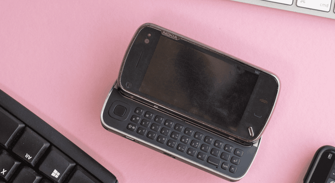 Nokia N97: tưởng là "iPhone killer" hóa ra lại là thứ giết chết chính Nokia
