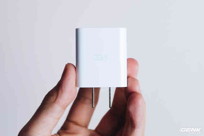 Trên tay củ sạc Xiaomi 20W dành cho iPhone: Giá 130.000 đồng, sạc nhanh như củ sạc Apple - Ảnh 4. Trên tay củ sạc Xiaomi 20W dành cho iPhone: Giá 130.000 đồng, sạc nhanh như củ sạc Apple - Ảnh 4.