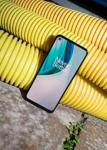 OnePlus ra mắt smartphone 5G rẻ nhất tại VN: Snapdragon 690, 4 camera 64MP, pin 4300mAh, giá 7.99 triệu đồng - Ảnh 4. OnePlus ra mắt smartphone 5G rẻ nhất tại VN: Snapdragon 690, 4 camera 64MP, pin 4300mAh, giá 7.99 triệu đồng - Ảnh 4.