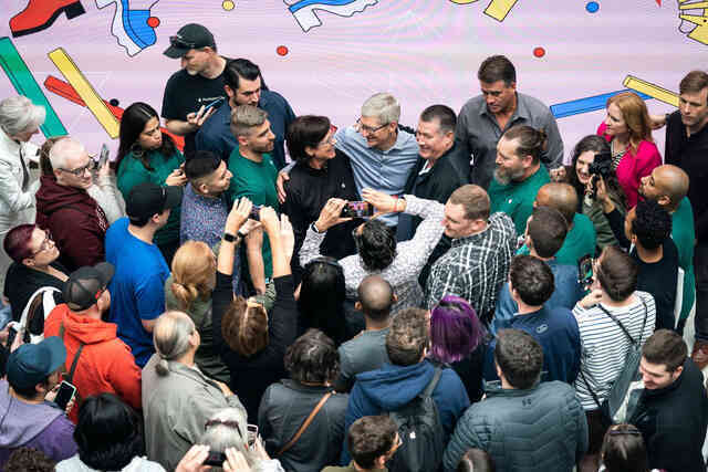 Apple của Tim Cook - Biến tác phẩm của Steve Jobs trở thành công ty nghìn tỷ USD, kinh doanh giỏi nhất thế giới bằng một phong cách lãnh đạo khác biệt hoàn toàn - Ảnh 6. Apple của Tim Cook - Biến tác phẩm của Steve Jobs trở thành công ty nghìn tỷ USD, kinh doanh giỏi nhất thế giới bằng một phong cách lãnh đạo khác biệt hoàn toàn - Ảnh 6.