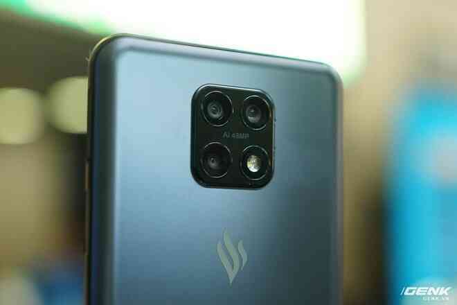 Vsmart Aris 5G Pro lộ diện với chip Snapdragon 765, RAM 8GB - Ảnh 1. Vsmart Aris 5G Pro lộ diện với chip Snapdragon 765, RAM 8GB - Ảnh 1.