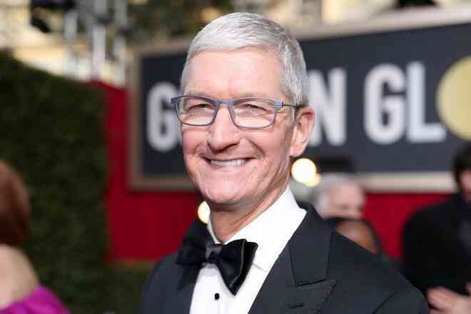 CEO Tim Cook chính thức trở thành tỷ phú, nhưng không giống với Mark Zuckerberg hay Jeff Bezos