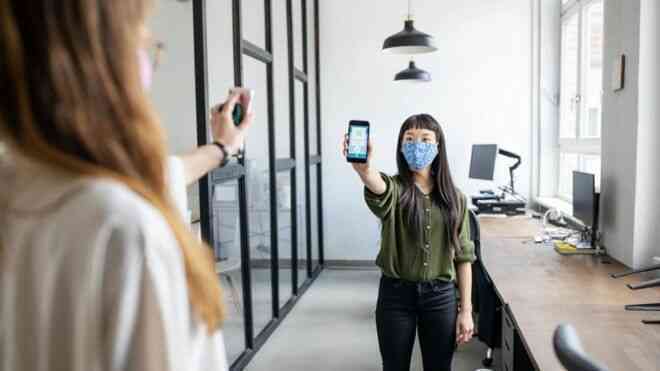 Anh thử nghiệm ứng dụng truy vết Covid-19 dùng công nghệ Apple, Google