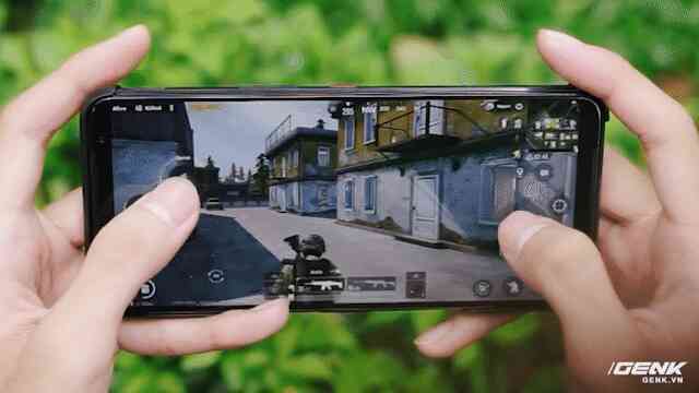 Trên tay quái vật gaming ROG Phone 3: Snapdragon 865+, màn hình 144Hz, pin 6000mAh, giá từ 14.5 triệu đồng - Ảnh 25. Trên tay quái vật gaming ROG Phone 3: Snapdragon 865+, màn hình 144Hz, pin 6000mAh, giá từ 14.5 triệu đồng - Ảnh 25.