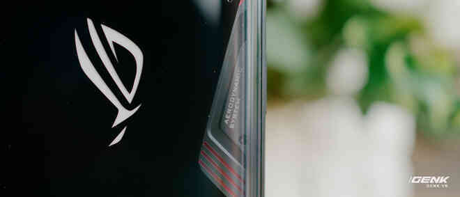 Trên tay quái vật gaming ROG Phone 3: Snapdragon 865+, màn hình 144Hz, pin 6000mAh, giá từ 14.5 triệu đồng - Ảnh 8. Trên tay quái vật gaming ROG Phone 3: Snapdragon 865+, màn hình 144Hz, pin 6000mAh, giá từ 14.5 triệu đồng - Ảnh 8.