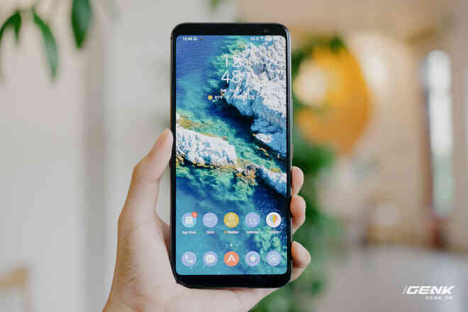 Trên tay quái vật gaming ROG Phone 3: Snapdragon 865+, màn hình 144Hz, pin 6000mAh, giá từ 14.5 triệu đồng - Ảnh 10. Trên tay quái vật gaming ROG Phone 3: Snapdragon 865+, màn hình 144Hz, pin 6000mAh, giá từ 14.5 triệu đồng - Ảnh 10.