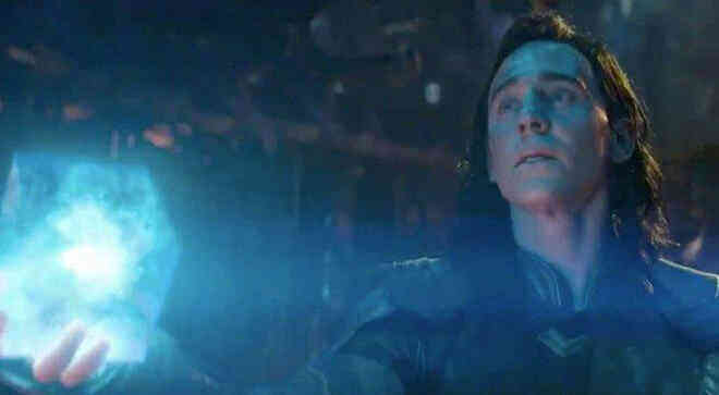 Ngỡ ngàng với những khối Tesseract tuyệt đẹp do fan Marvel tự chế tạo từ vật dụng thường ngày - Ảnh 1. Ngỡ ngàng với những khối Tesseract tuyệt đẹp do fan Marvel tự chế tạo từ vật dụng thường ngày - Ảnh 1.