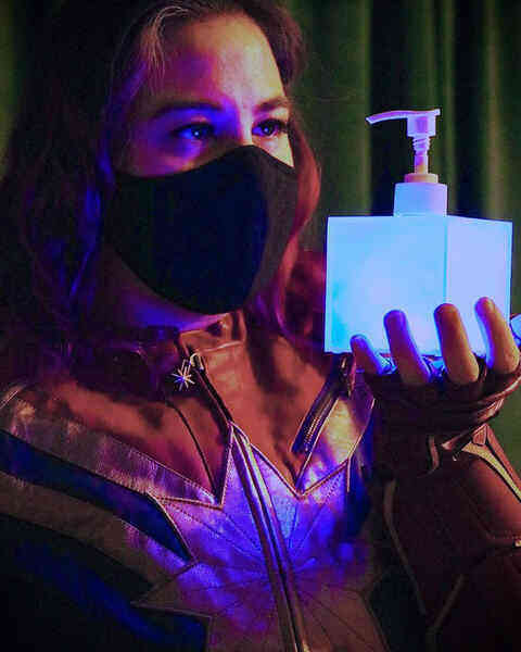 Ngỡ ngàng với những khối Tesseract tuyệt đẹp do fan Marvel tự chế tạo từ vật dụng thường ngày - Ảnh 3. Ngỡ ngàng với những khối Tesseract tuyệt đẹp do fan Marvel tự chế tạo từ vật dụng thường ngày - Ảnh 3.