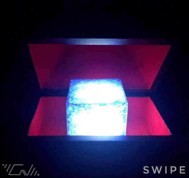 Ngỡ ngàng với những khối Tesseract tuyệt đẹp do fan Marvel tự chế tạo từ vật dụng thường ngày - Ảnh 5. Ngỡ ngàng với những khối Tesseract tuyệt đẹp do fan Marvel tự chế tạo từ vật dụng thường ngày - Ảnh 5.