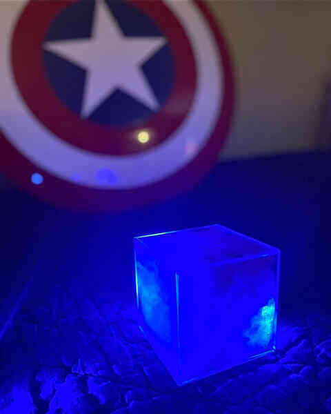 Ngỡ ngàng với những khối Tesseract tuyệt đẹp do fan Marvel tự chế tạo từ vật dụng thường ngày - Ảnh 7.