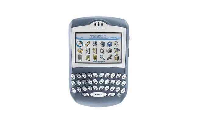 Cùng nhìn lại những chiếc điện thoại BlackBerry tốt nhất đã thay đổi cả thế giới - Ảnh 5. Cùng nhìn lại những chiếc điện thoại BlackBerry tốt nhất đã thay đổi cả thế giới - Ảnh 5.
