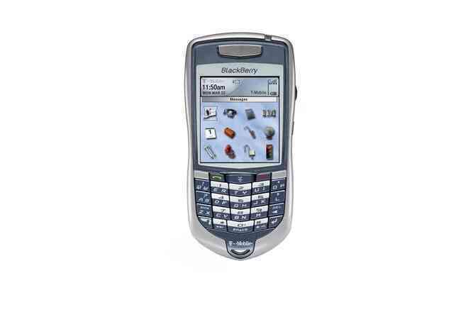 Cùng nhìn lại những chiếc điện thoại BlackBerry tốt nhất đã thay đổi cả thế giới - Ảnh 6. Cùng nhìn lại những chiếc điện thoại BlackBerry tốt nhất đã thay đổi cả thế giới - Ảnh 6.