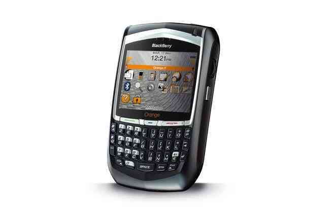 Cùng nhìn lại những chiếc điện thoại BlackBerry tốt nhất đã thay đổi cả thế giới - Ảnh 7. Cùng nhìn lại những chiếc điện thoại BlackBerry tốt nhất đã thay đổi cả thế giới - Ảnh 7.