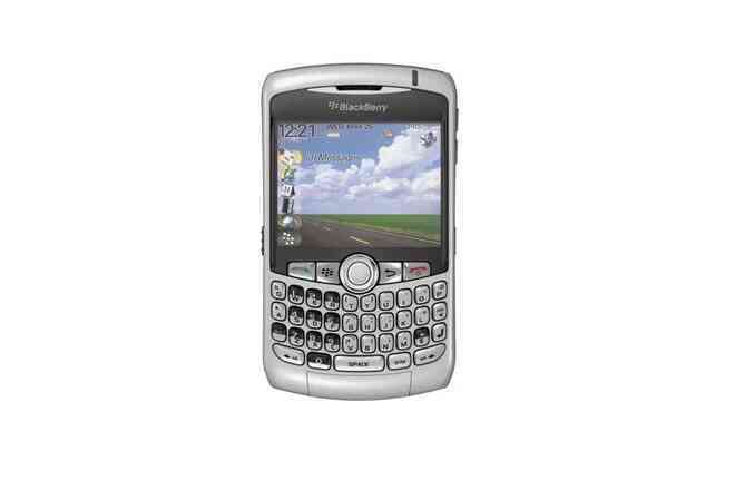 Cùng nhìn lại những chiếc điện thoại BlackBerry tốt nhất đã thay đổi cả thế giới - Ảnh 9. Cùng nhìn lại những chiếc điện thoại BlackBerry tốt nhất đã thay đổi cả thế giới - Ảnh 9.