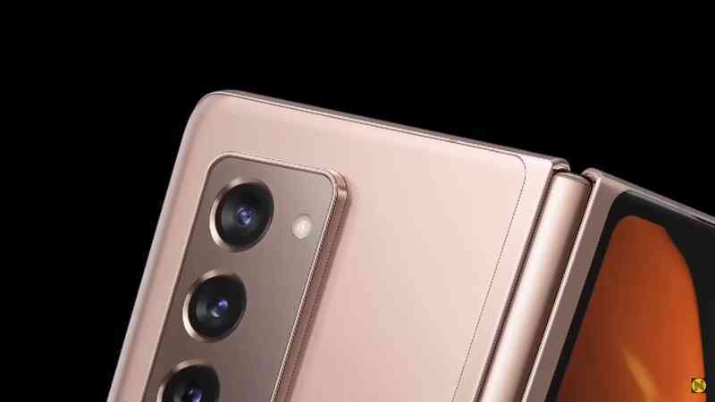 Choáng với quảng cáo bị rò rỉ của Samsung Galaxy Z Fold2 5G, liệu có xứng với cái giá 76 triệu đồng? - Ảnh 6. Choáng với quảng cáo bị rò rỉ của Samsung Galaxy Z Fold2 5G, liệu có xứng với cái giá 76 triệu đồng? - Ảnh 6.