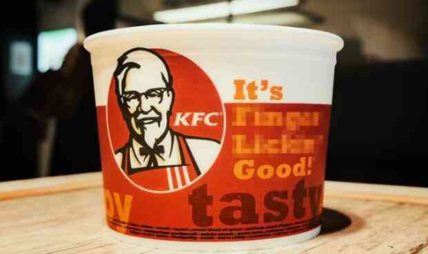 Sau 64 năm, KFC phải ngừng dùng slogan "Vị ngon trên từng ngón tay" vì không "hợp thời" với Covid-19