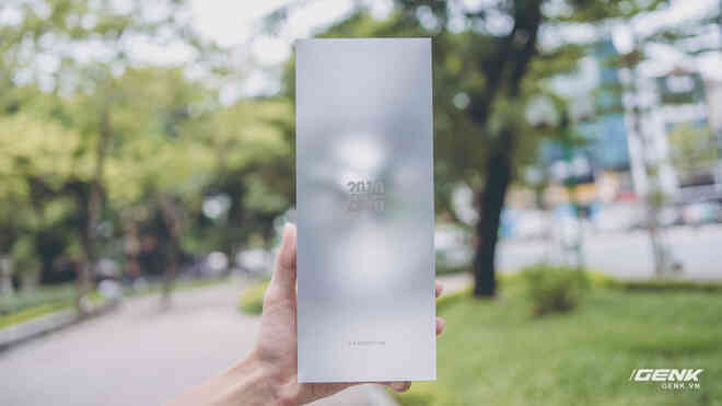 Trên tay Xiaomi Mi 10 Ultra: Camera zoom 120X, sạc 120W nhanh nhất thế giới, giá gần 20 triệu đồng
