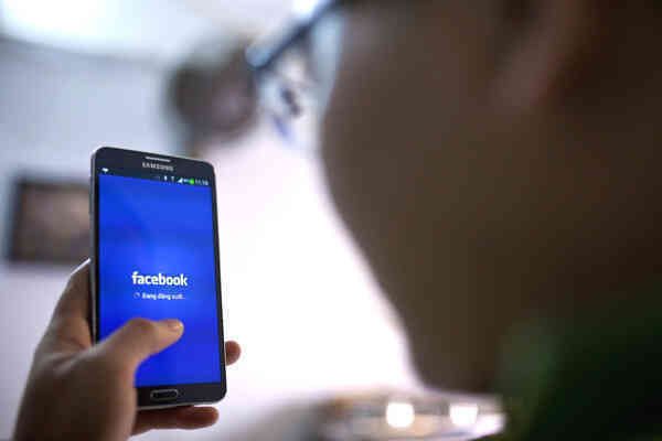 Thắt chặt quy định, buộc Facebook, Google tuân thủ pháp luật Việt Nam