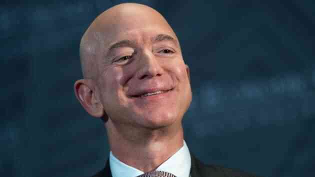 Tài sản CEO Amazon vượt 200 tỷ USD, bỏ xa Bill Gates