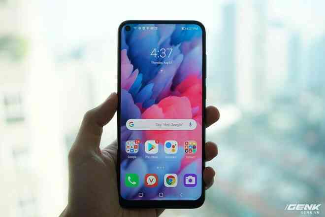 Trên tay Vsmart Live 4: Smartphone Make in Vietnam đầu tiên của VinSmart, cấu hình mạnh, giá bán hấp dẫn - Ảnh 8. Trên tay Vsmart Live 4: Smartphone Make in Vietnam đầu tiên của VinSmart, cấu hình mạnh, giá bán hấp dẫn - Ảnh 8.