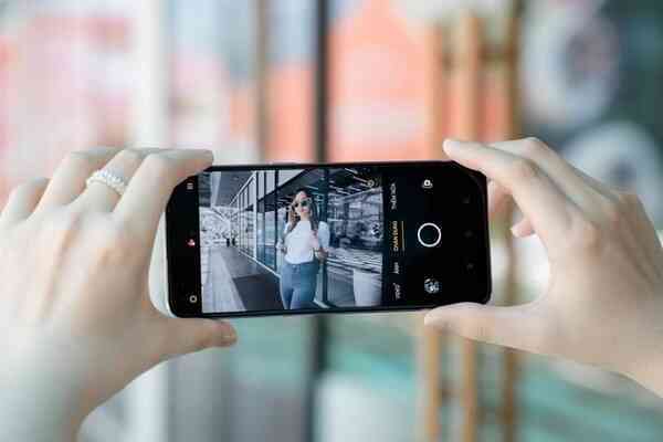 Chiêm ngưỡng vẻ sang trọng của OPPO Reno4 Tím Khói vừa ra mắt