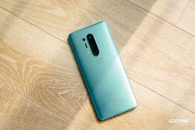 OnePlus 8 Pro 5G và OnePlus Nord 5G ra mắt người dùng Việt: Thiết kế đẹp, nhiều công nghệ cao cấp, giá 23.99/13.99 triệu - Ảnh 2. OnePlus 8 Pro 5G và OnePlus Nord 5G ra mắt người dùng Việt: Thiết kế đẹp, nhiều công nghệ cao cấp, giá 23.99/13.99 triệu - Ảnh 2.