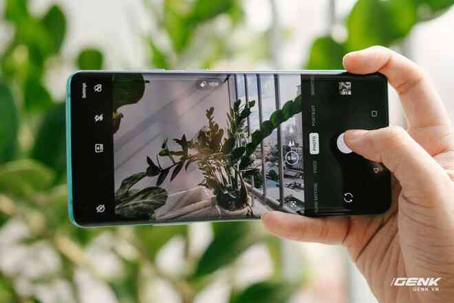 OnePlus 8 Pro 5G và OnePlus Nord 5G ra mắt người dùng Việt: Thiết kế đẹp, nhiều công nghệ cao cấp, giá 23.99/13.99 triệu - Ảnh 4. OnePlus 8 Pro 5G và OnePlus Nord 5G ra mắt người dùng Việt: Thiết kế đẹp, nhiều công nghệ cao cấp, giá 23.99/13.99 triệu - Ảnh 4.