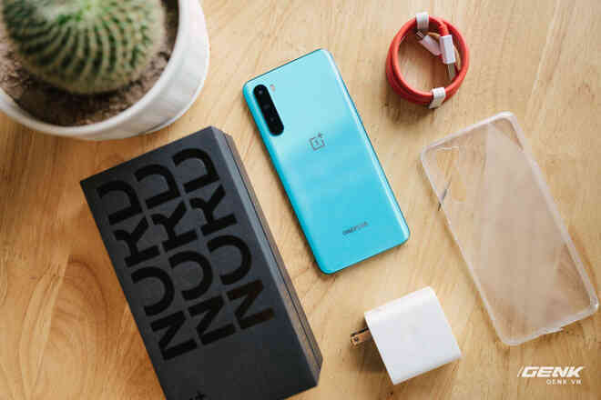 Trên tay OnePlus Nord 5G chính hãng: Snapdragon 765G, màn hình 90Hz, giá 14 triệu