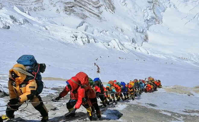 Chinh phục đỉnh Everest bây giờ đã dễ dàng hơn, tỷ lệ thành công đã tăng gấp đôi trong 15 năm qua - Ảnh 5.