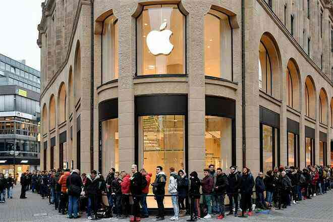 iPhone bị hoãn: Tin xấu cho fan, Tin quá tốt cho Apple và Phố Wall - Ảnh 2.