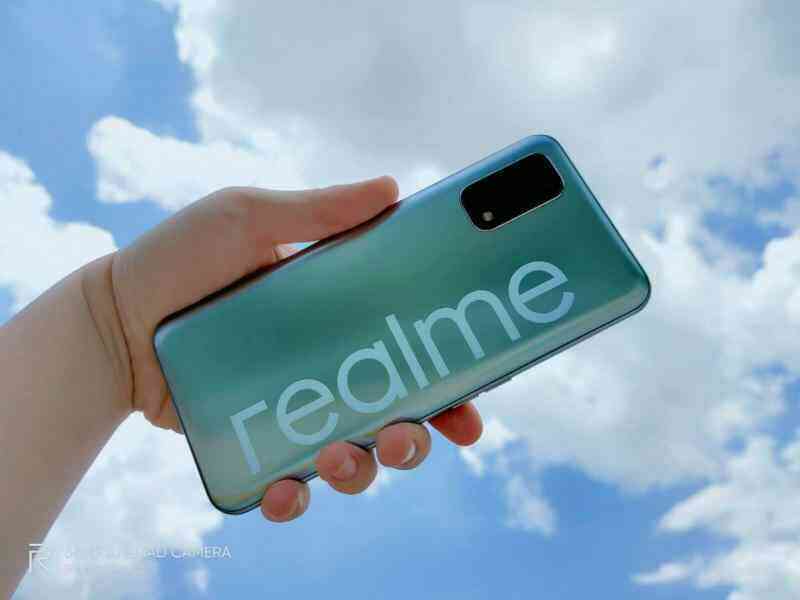Realme V5 5G ra mắt: màn hình 90Hz, pin khủng 5.000mAh, giá chưa tới 5 triệu đồng