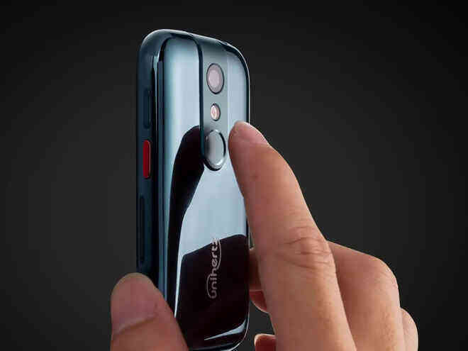 Chiếc smartphone nhỏ xíu như thẻ tín dụng này có màn hình 3-inch, chạy Android 10 và giá chỉ 200 USD - Ảnh 11. Chiếc smartphone nhỏ xíu như thẻ tín dụng này có màn hình 3-inch, chạy Android 10 và giá chỉ 200 USD - Ảnh 11.