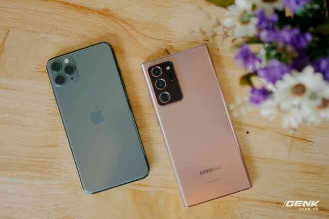 So sánh nhanh Galaxy Note20 Ultra với iPhone 11 Pro Max: Một chín một mười?