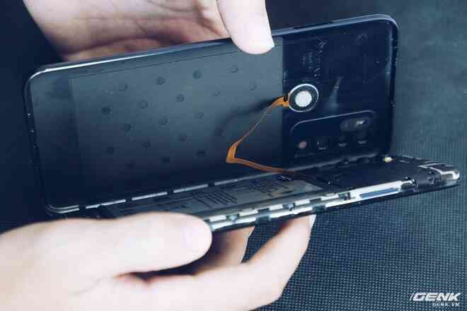 Mổ bụng Vsmart Live 4: Smartphone 4 triệu Make in Vietnam của VinSmart có gì đặc biệt? - Ảnh 4.