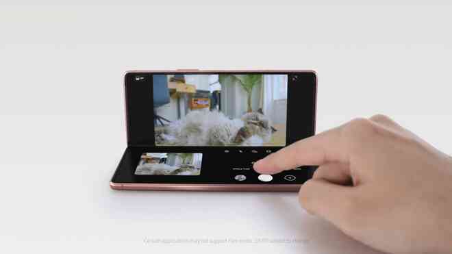 Samsung ra mắt Galaxy Z Fold2: Khắc phục nhiều vấn đề của thế hệ đầu tiên, riêng giá bán vẫn đắt đỏ - Ảnh 5. Samsung ra mắt Galaxy Z Fold2: Khắc phục nhiều vấn đề của thế hệ đầu tiên, riêng giá bán vẫn đắt đỏ - Ảnh 5.