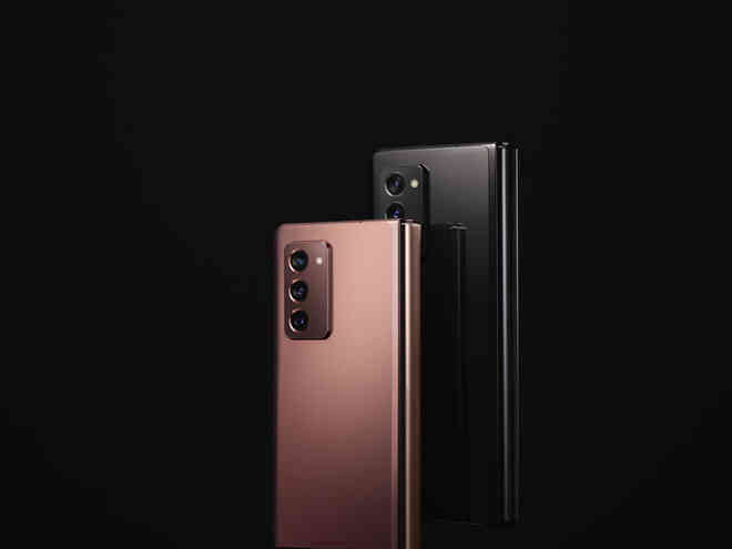 Samsung ra mắt Galaxy Z Fold2: Khắc phục nhiều vấn đề của thế hệ đầu tiên, riêng giá bán vẫn đắt đỏ - Ảnh 9. Samsung ra mắt Galaxy Z Fold2: Khắc phục nhiều vấn đề của thế hệ đầu tiên, riêng giá bán vẫn đắt đỏ - Ảnh 9.