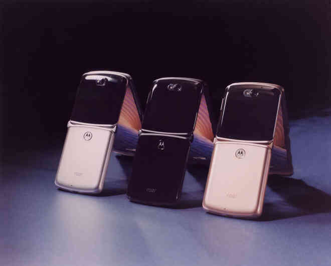 Motorola Razr 5G ra mắt: Snapdragon 765G, camera 48MP, giá 32.4 triệu đồng - Ảnh 4. Motorola Razr 5G ra mắt: Snapdragon 765G, camera 48MP, giá 32.4 triệu đồng - Ảnh 4.
