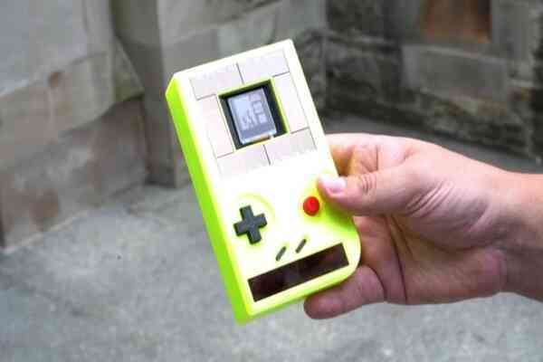 Game Boy có thể chơi không cần pin, tuổi thơ của nhiều thế hệ đã sang trang mới