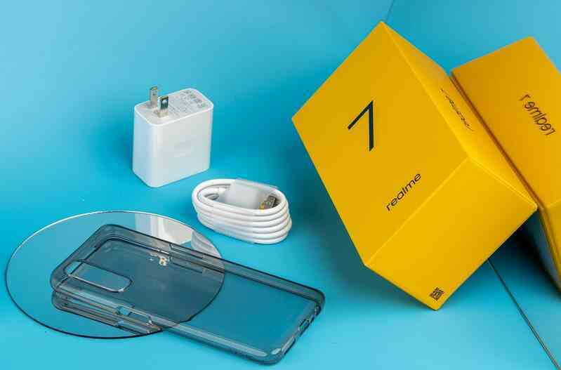 Mở hộp Realme 7, smartphone 