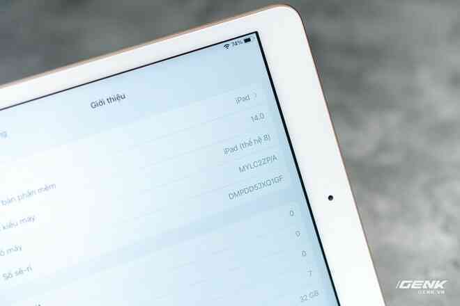 Trên tay iPad 8 tại VN: Chip A12 Bionic và sạc nhanh vớt vát thiết kế nhàm chán - Ảnh 8. Trên tay iPad 8 tại VN: Chip A12 Bionic và sạc nhanh vớt vát thiết kế nhàm chán - Ảnh 8.