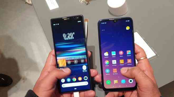 Nhìn vào Xiaomi và Sony trong mùa dịch, bạn sẽ thấy hướng đi tất yếu của smartphone trong tương lai