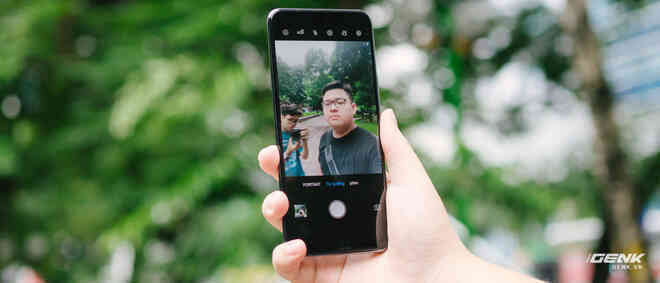 Trên tay smartphone có camera ẩn dưới màn hình đầu tiên trên thế giới: Chất lượng không như kỳ vọng - Ảnh 18. Trên tay smartphone có camera ẩn dưới màn hình đầu tiên trên thế giới: Chất lượng không như kỳ vọng - Ảnh 18.