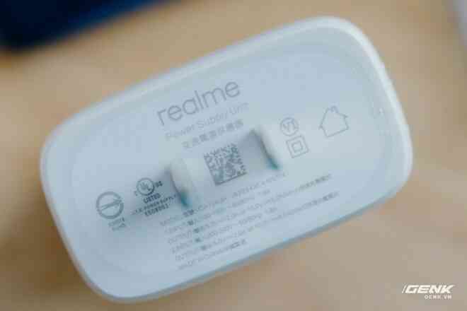 Mở hộp Realme 7 Pro: Smartphone có sạc nhanh nhất phân khúc tầm trung - Ảnh 13. Mở hộp Realme 7 Pro: Smartphone có sạc nhanh nhất phân khúc tầm trung - Ảnh 13.