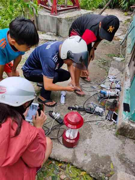 Viettel Thừa Thiên Huế triển khai 423 điểm sạc điện thoại miễn phí cho người dân