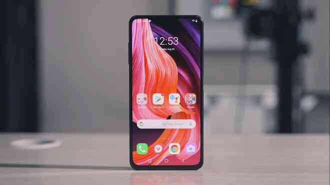 Chi tiết Vsmart Aris giá 7.5 triệu: Mặt lưng kính nhám, hiệu năng ổn, chỉ tiếc màn hình "giọt nước"